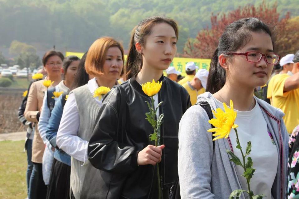 ׯ�к���Ϸ(�й�)�ɷ����޹�˾-����