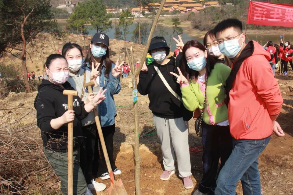 ׯ�к���Ϸ(�й�)�ɷ����޹�˾-����