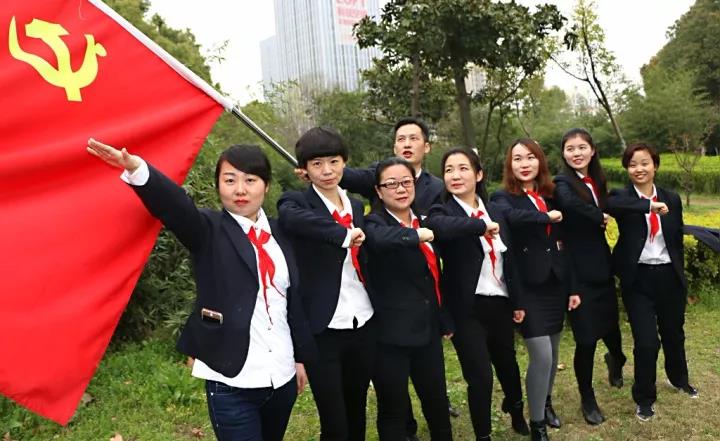 ׯ�к���Ϸ(�й�)�ɷ����޹�˾-����