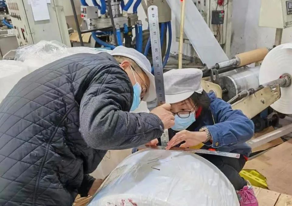 ׯ�к���Ϸ(�й�)�ɷ����޹�˾-����