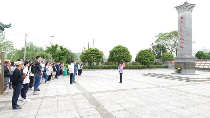 ׯ�к���Ϸ(�й�)�ɷ����޹�˾-����