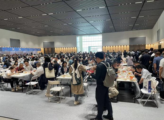 ׯ�к���Ϸ(�й�)�ɷ����޹�˾-����