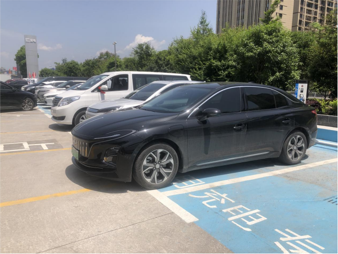 ׯ�к���Ϸ(�й�)�ɷ����޹�˾-����