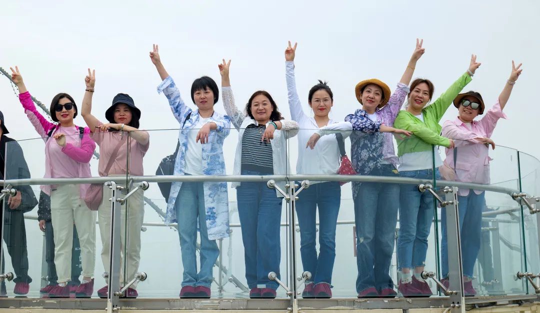 ׯ�к���Ϸ(�й�)�ɷ����޹�˾-����