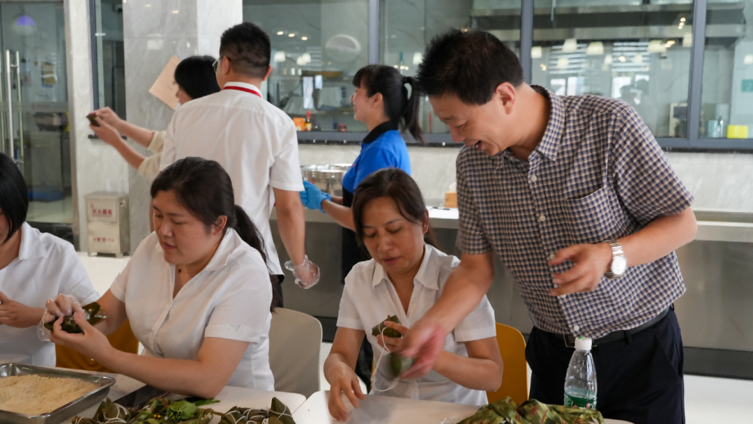 ׯ�к���Ϸ(�й�)�ɷ����޹�˾-����